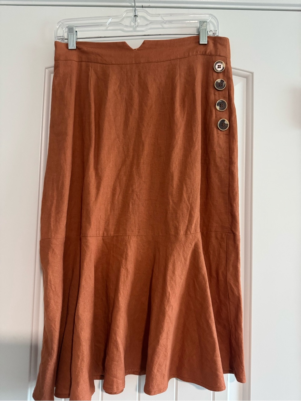 june & hudson Rust Brown Button-Accent Midi Skirt